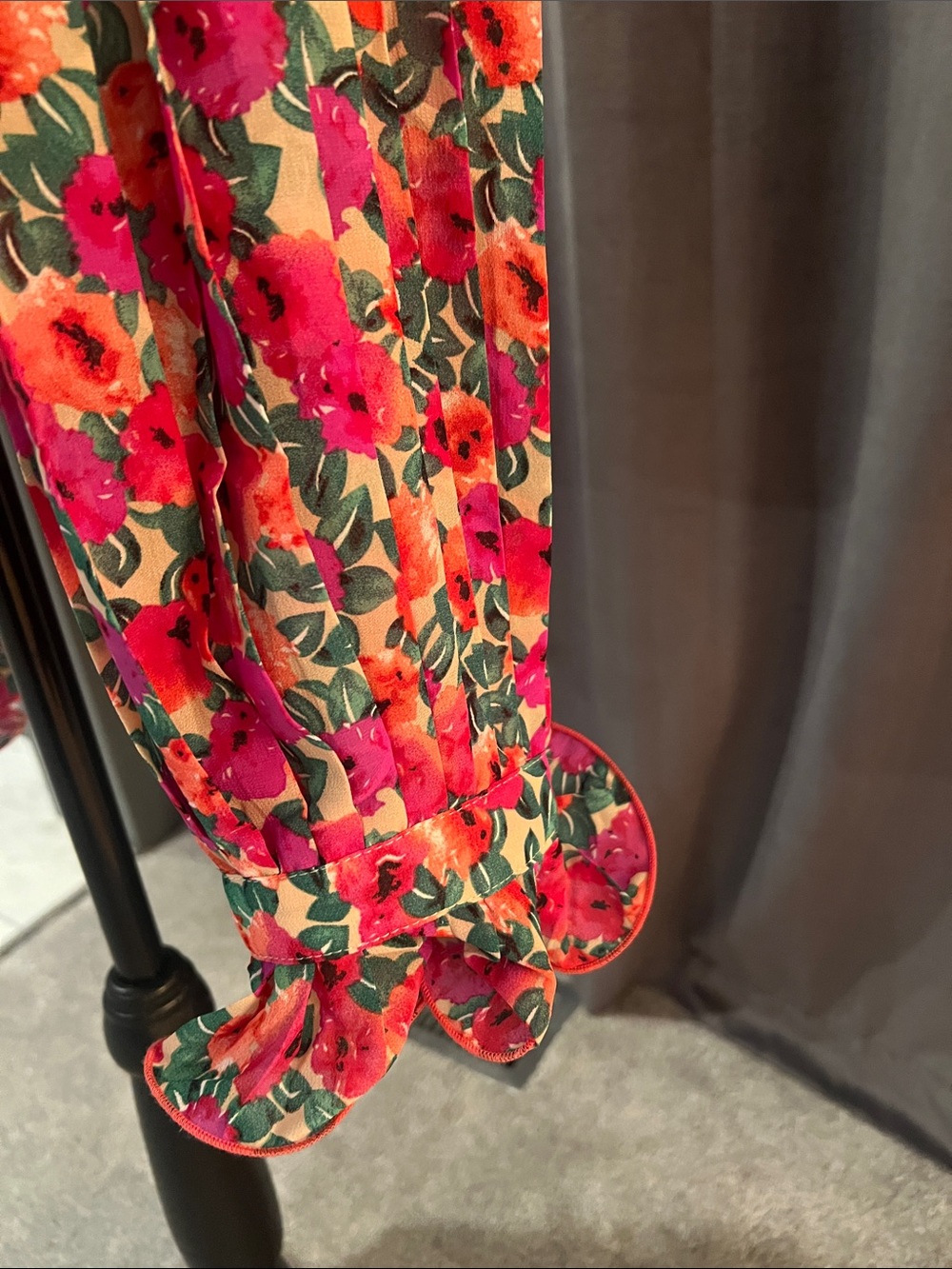 Endless Rose Pink & Green Floral Pleated Blouse - Picture 3 of 7